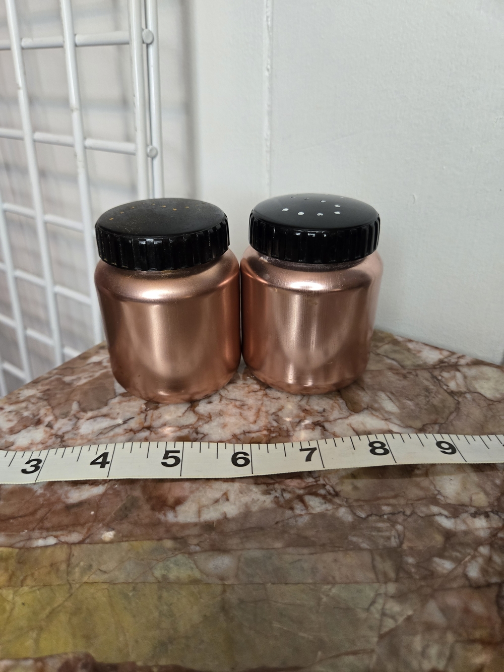 Vintage Color Craft Pink Metal Salt & Pepper Shakers, Collectible (802)
